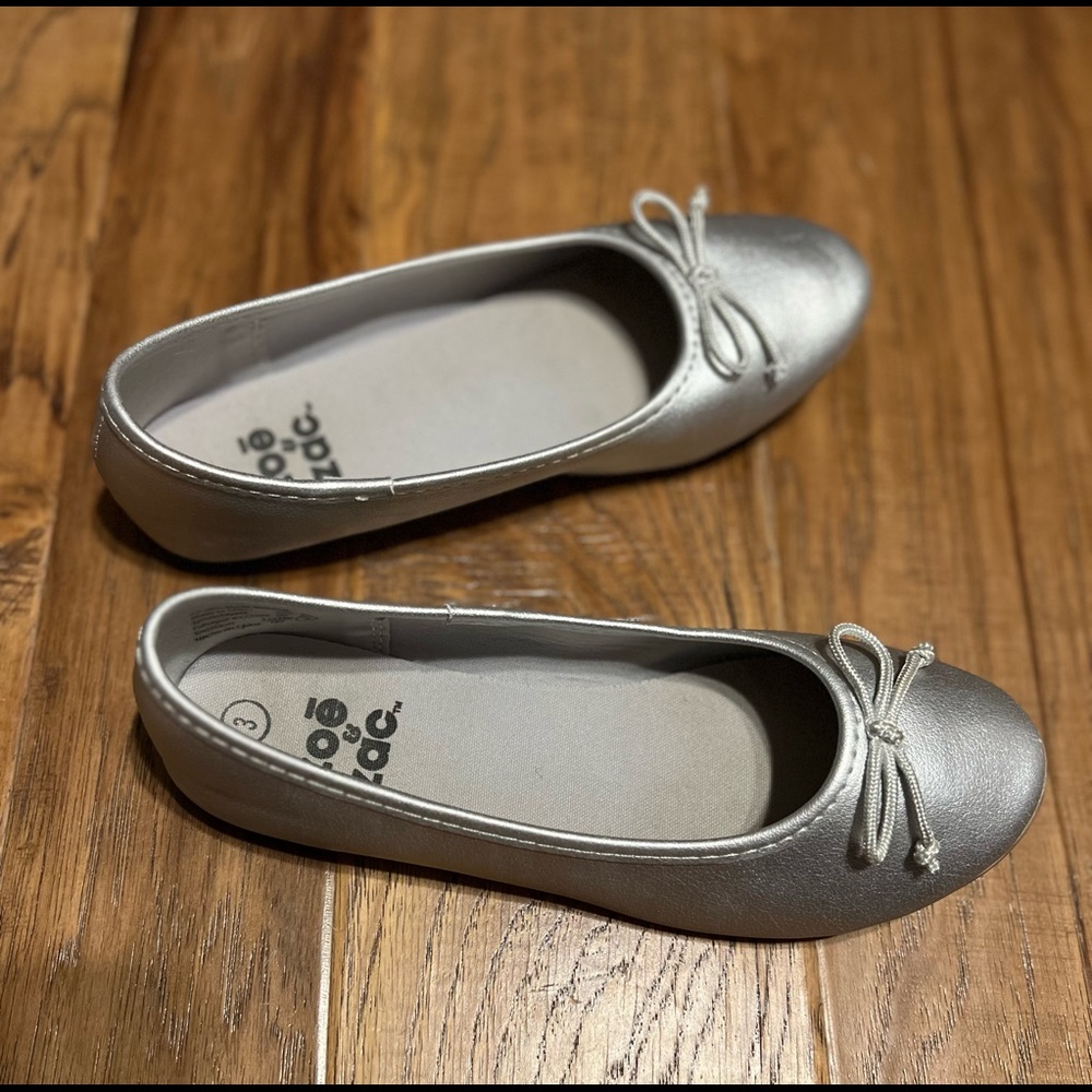 Zoē & Zac Kids Silver Flats with Bow